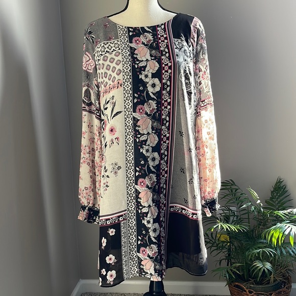 Maurices  Pink & Black and Gray Floral Slit Sleeve Shift Dress   Size M - Picture 2 of 16